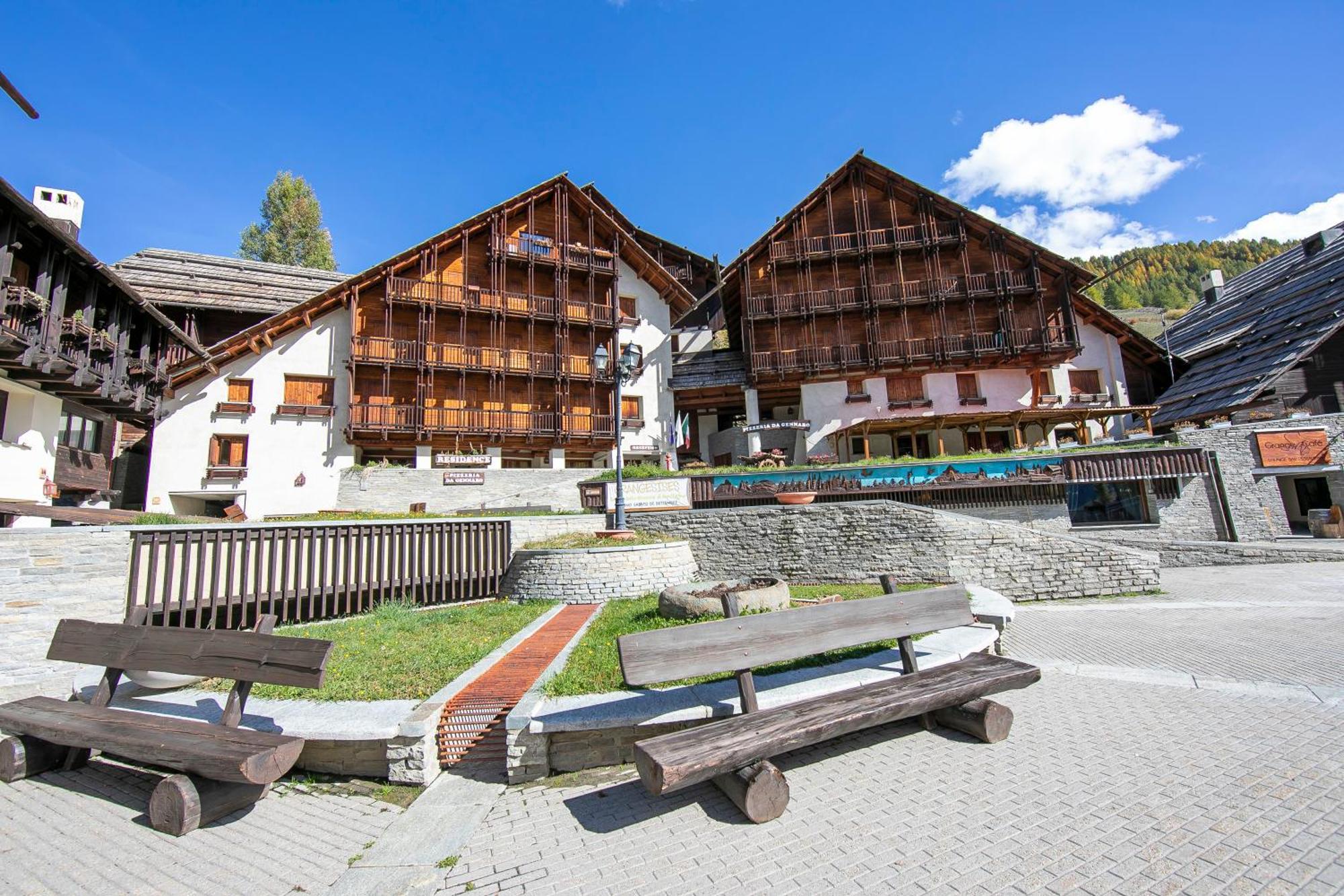 Grange Hike & Ski Sestriere Apartments Экстерьер фото